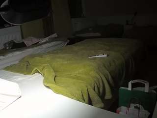 voyeurcam-julmodels-bed-2 avatar
