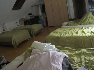 voyeurcam-julmodels-bed-3 avatar
