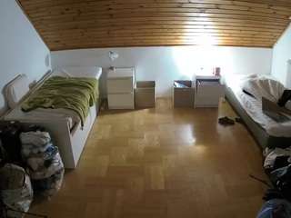 voyeurcam-julmodels-greybed-3 avatar