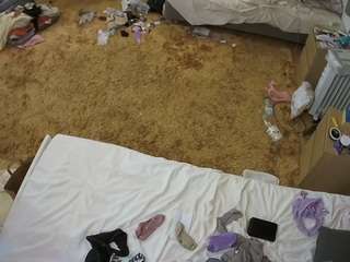 voyeurcam-julmodels-whitebed-5 avatar