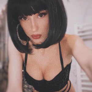 Alluring_ avatar