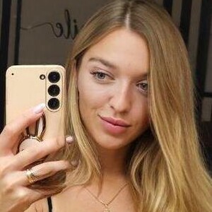 Ambri_Lili avatar