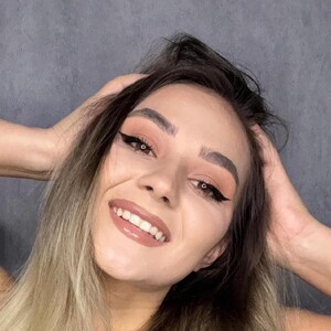 AnniaSummer avatar