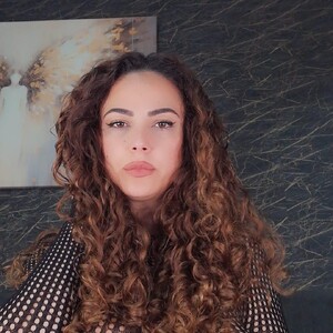Curlygirl35 avatar