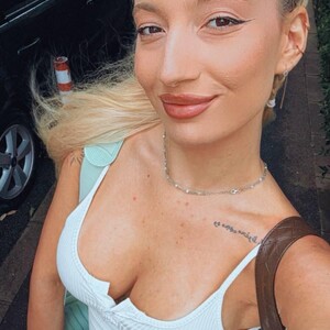 Ella_Charm avatar