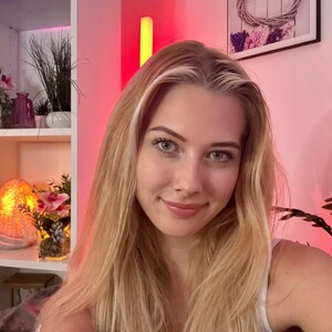 EmilySwan avatar